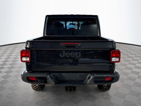 Used 2022 Jeep Gladiator Sport image 7
