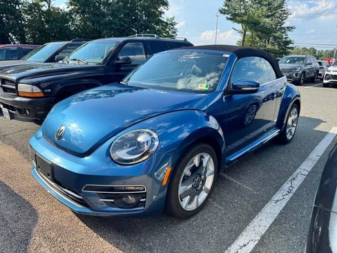 Used 2018 Volkswagen Beetle 2.0T SE FWD image 6