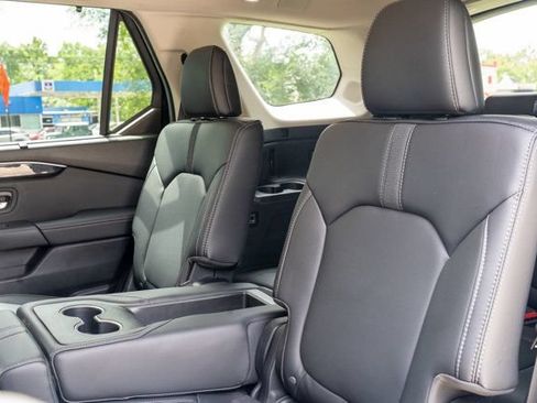 Used 2024 Honda Pilot Touring image 47