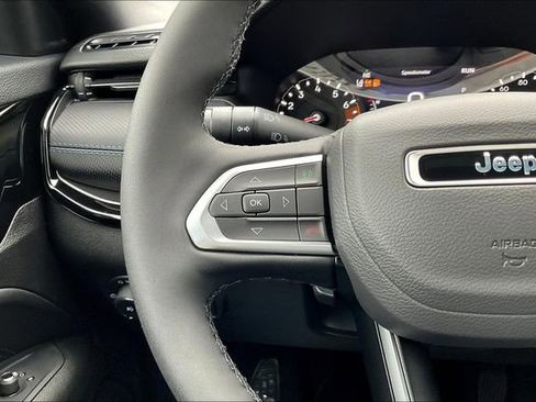 New 2025 Jeep Compass Latitude w/ Altitude Special Edition image 15