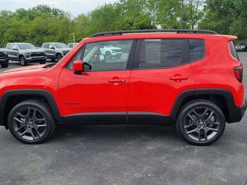 Used 2022 Jeep Renegade Latitude w/ Convenience Group AWD/4WD image 8