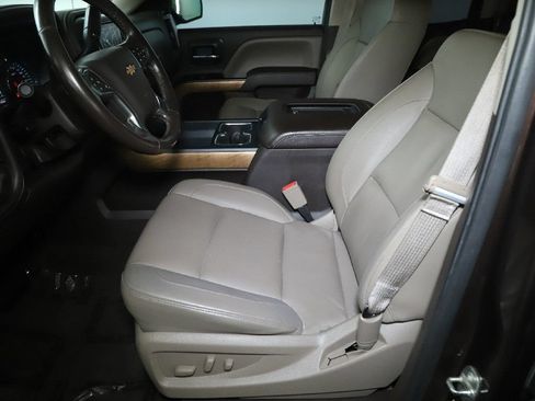 Used 2016 Chevrolet Silverado 1500 LTZ w/ LTZ Plus Package AWD/4WD image 18