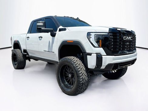 Used 2024 GMC Sierra 2500 Denali w/ Denali Reserve Package AWD/4WD image 7