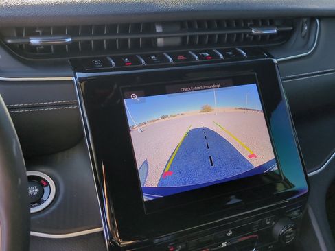 Used 2023 Jeep Grand Cherokee Altitude image 24