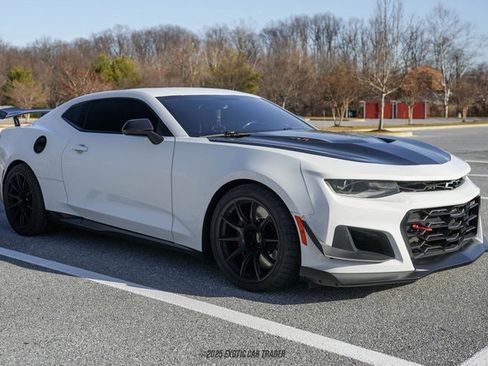 Used 2017 Chevrolet Camaro ZL1 image 12