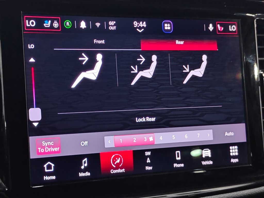 Used 2022 Dodge Durango R/T w/ Blacktop Package AWD/4WD image 46