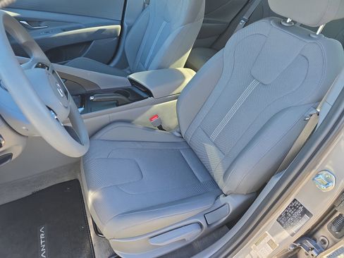 Used 2024 Hyundai Elantra SE image 20
