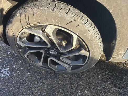 Certified 2025 Chevrolet Trax RS w/ Driver Confidence Package image 10