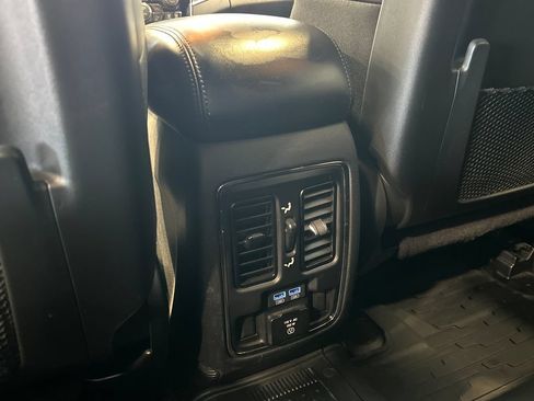 Used 2020 Jeep Grand Cherokee Limited w/ Trailer Tow Group IV AWD/4WD image 29