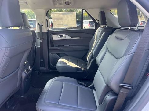 New 2026 Ford Explorer Active w/ Active Comfort Package RWD image 9