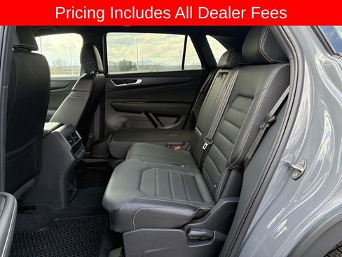 Used 2025 Volkswagen Atlas Cross Sport SEL R-Line AWD/4WD image 32