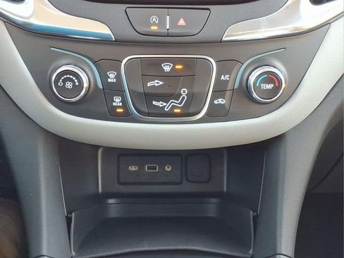 Used 2023 Chevrolet Equinox LS w/ LS Convenience Package image 19