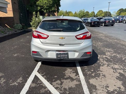 Used 2017 Chevrolet Cruze LT w/ Convenience Package FWD image 6