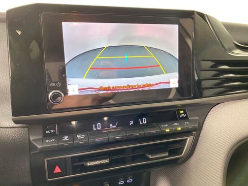 Certified 2025 Toyota Camry SE image 25