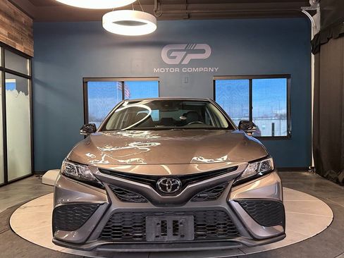 Used 2022 Toyota Camry SE image 8