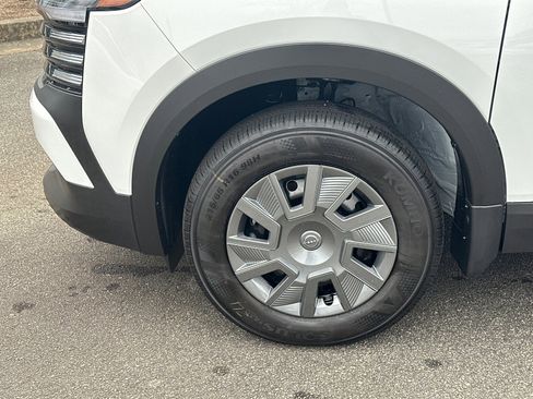 New 2026 Nissan Kicks S image 11