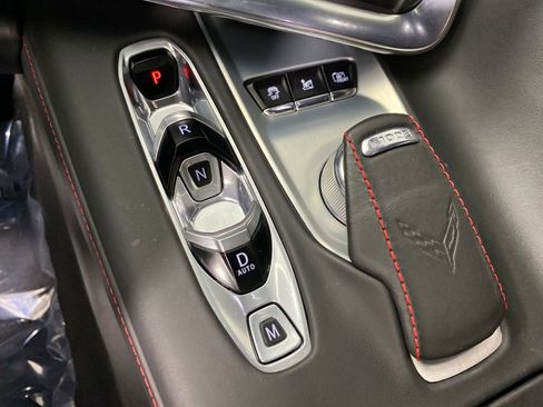 Used 2021 Chevrolet Corvette Stingray Premium Cpe w/ Z51 Performance Package image 19