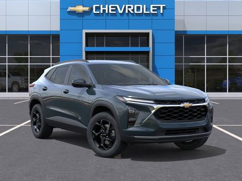 New 2026 Chevrolet Trax LT w/ Midnight Edition image 8