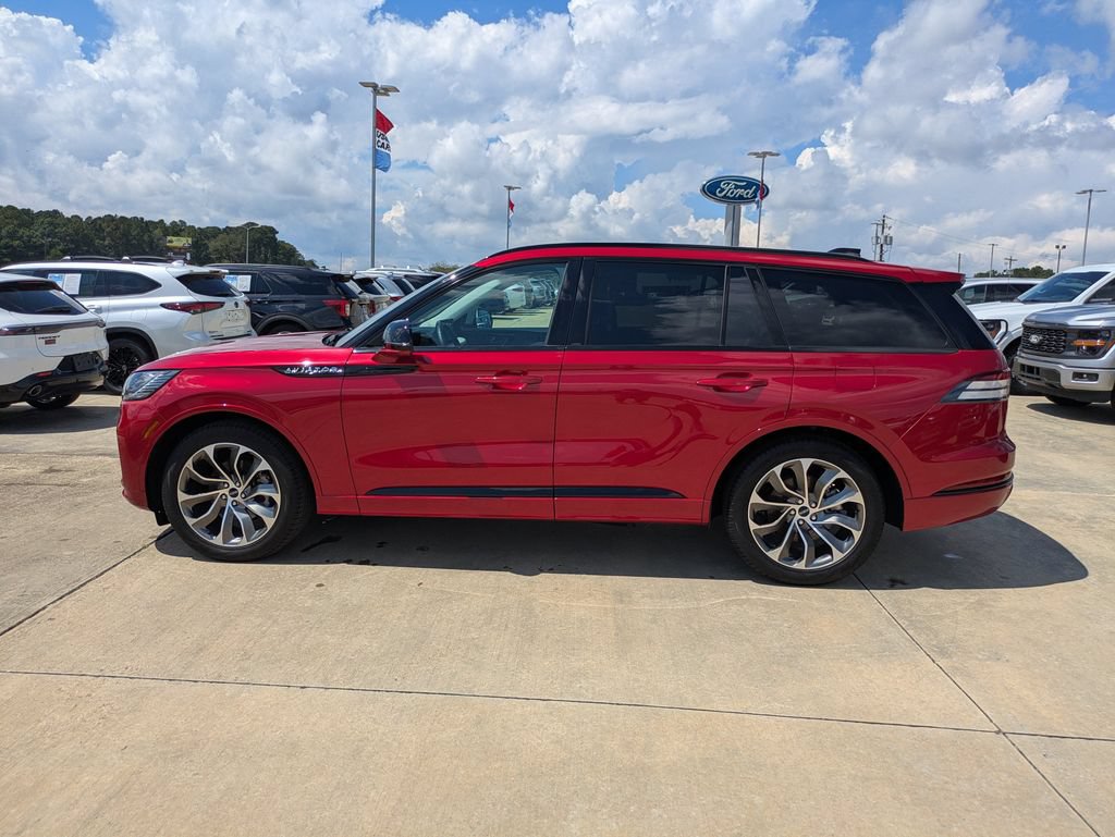Used 2026 Lincoln Aviator 2WD image 2
