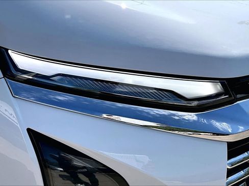 Used 2026 Chevrolet Equinox LT w/ Convenience Package II FWD image 26