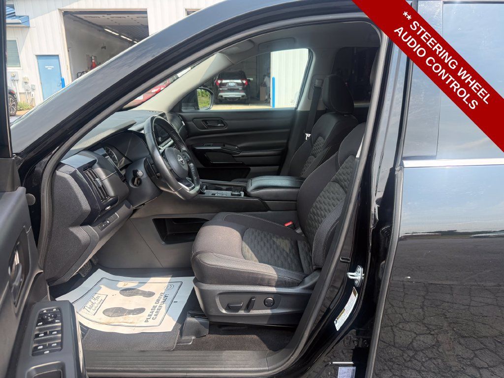 Used 2023 Nissan Pathfinder SV w/ Cargo Package AWD/4WD image 12