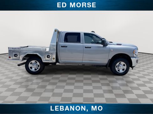 Used 2024 RAM 2500 Tradesman w/ Chrome Appearance Group AWD/4WD image 9