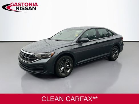 Used 2024 Volkswagen Jetta SE image 3