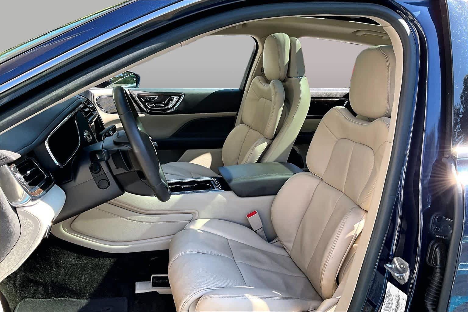 Used 2017 Lincoln Continental Reserve w/ Climate Package FWD image 8