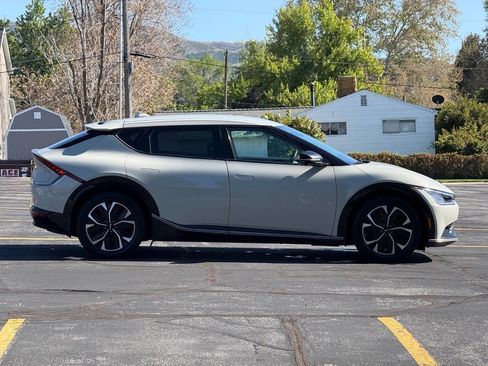 Used 2022 Kia EV6 Wind w/ Wind Technology Package AWD/4WD image 4