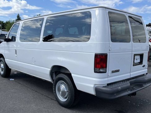 Used 2006 Ford E-350 and Econoline 350 XLT RWD image 7