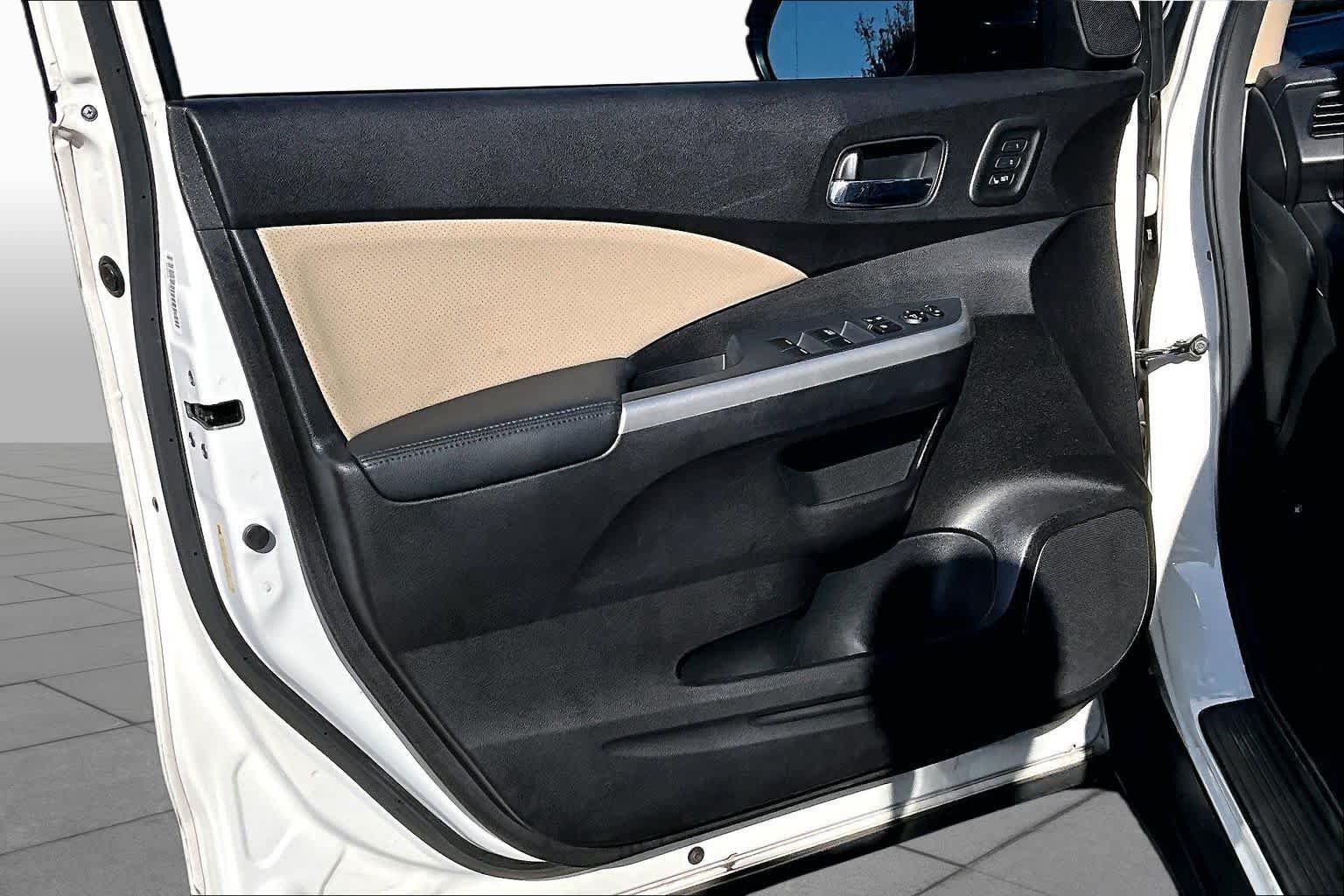 Used 2015 Honda CR-V Touring image 21