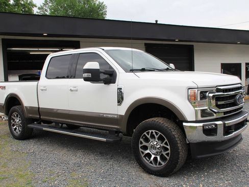 Used 2021 Ford F250 Lariat w/ Lariat Ultimate Package AWD/4WD image 11