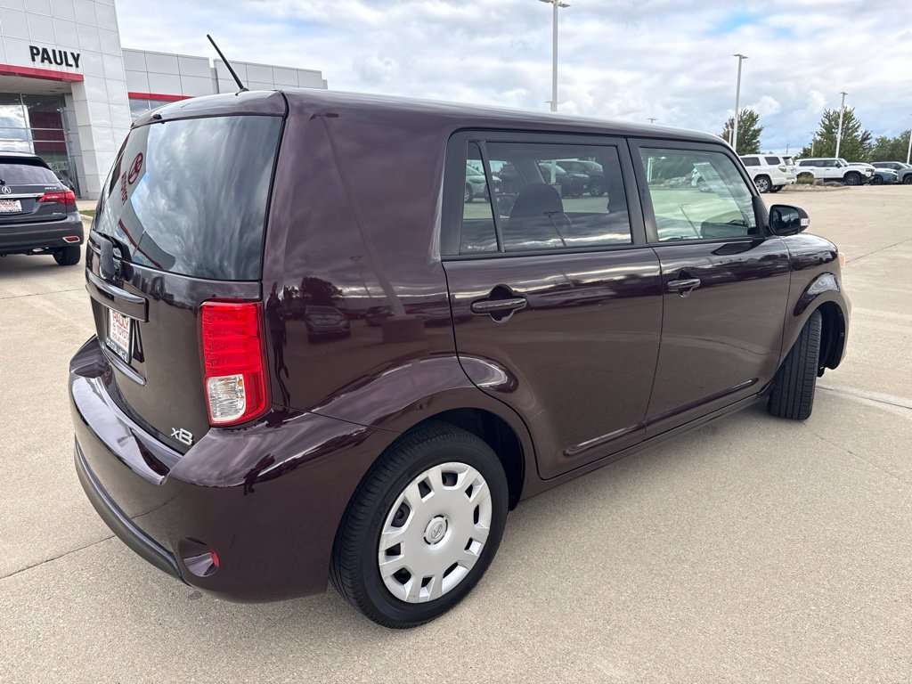 Used 2015 Scion xB FWD image 3
