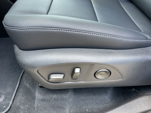 New 2026 Chevrolet Traverse LT w/ Sun and Wheel Package image 19