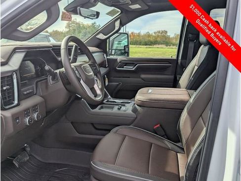 New 2026 GMC Sierra 2500 Denali w/ Denali Reserve Package image 15