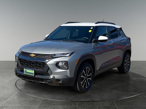 Used 2023 Chevrolet TrailBlazer ACTIV w/ Convenience Package AWD/4WD image 3