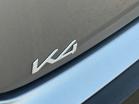 Used 2025 Kia K4 FWD image 11