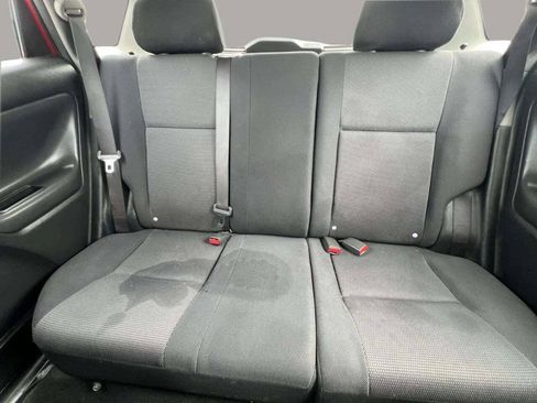 Used 2005 Pontiac Vibe w/ Power Group Value Package FWD image 4