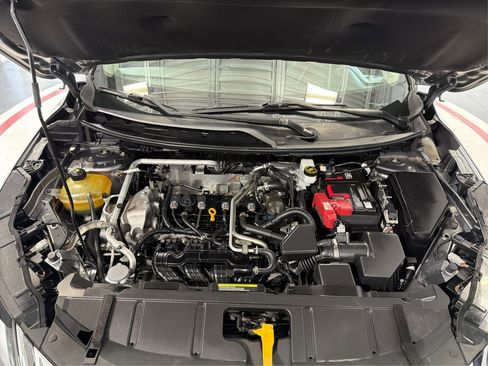 Used 2021 Nissan Rogue S image 11