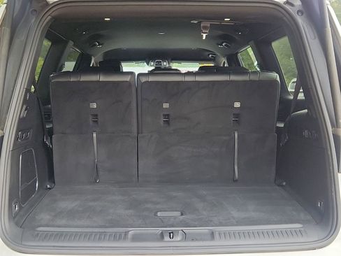 Used 2023 Jeep Wagoneer 4WD image 16