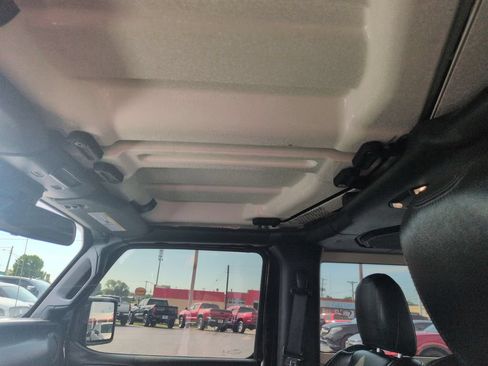 Used 2021 Jeep Wrangler Sport AWD/4WD image 21