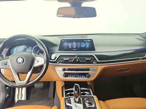 Used 2017 BMW 750i xDrive image 24