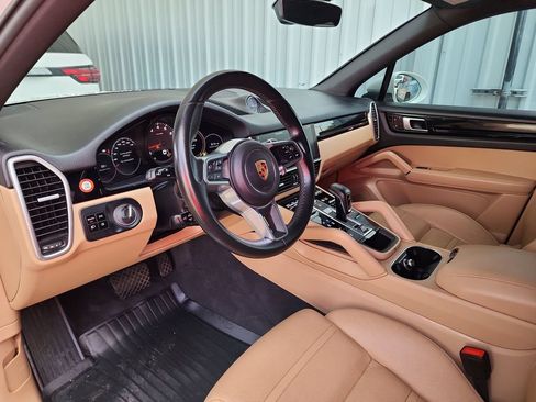 Used 2020 Porsche Cayenne AWD/4WD image 15