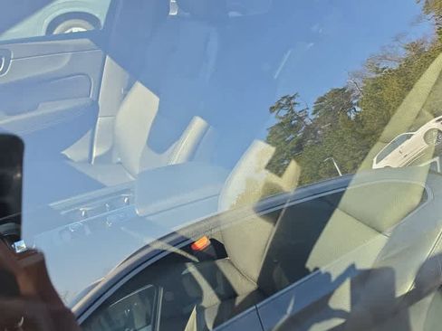 Used 2023 Volvo XC60 B5 Plus w/ Climate Package image 2