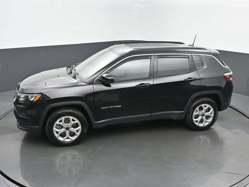 Used 2025 Jeep Compass Latitude AWD/4WD image 46