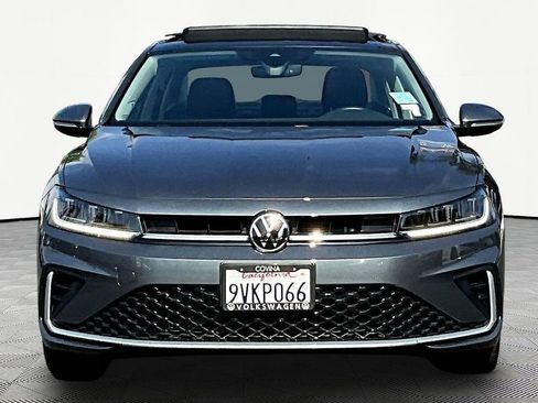 Used 2025 Volkswagen Jetta SEL image 2