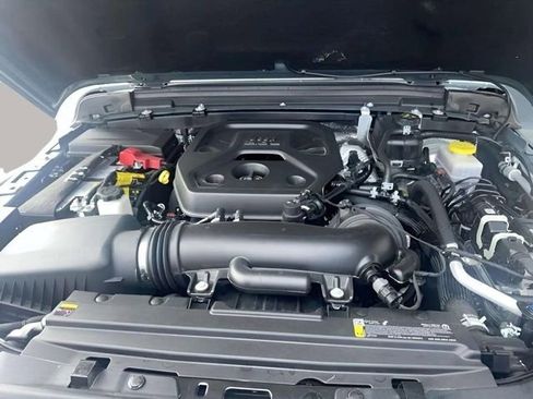 Used 2025 Jeep Wrangler Unlimited Rubicon image 18