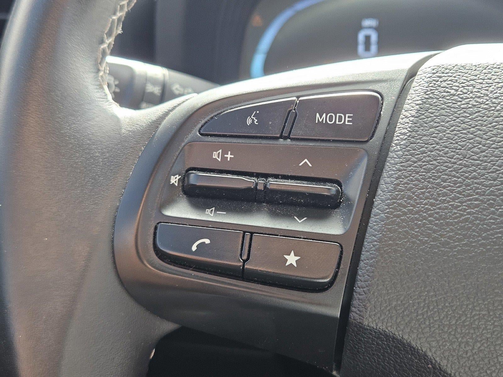 Used 2024 Hyundai Venue SEL FWD image 23