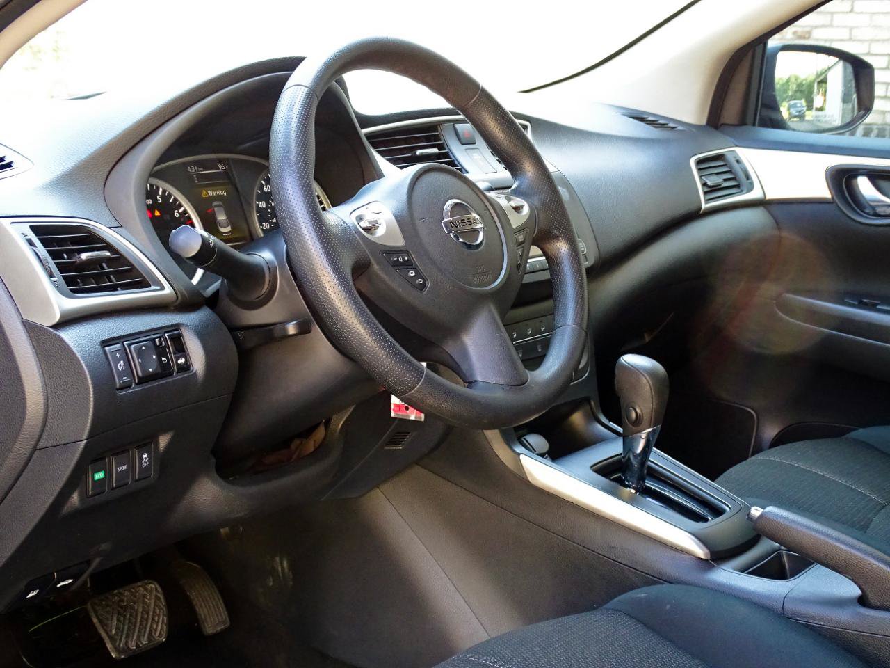 Used 2018 Nissan Sentra S FWD image 11
