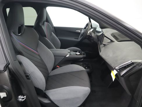 New 2026 BMW iX xDrive60 w/ M Sport Package image 21